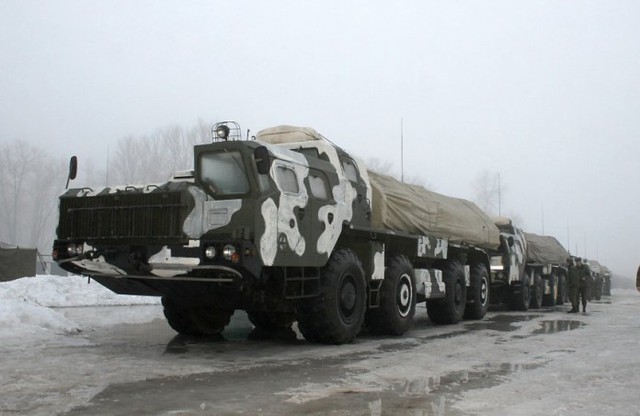 
Hệ thống pháo phản lực phóng loạt BM-30 Smerch trong đoàn xe của quân đội Belarus hiện diện vừa qua.
