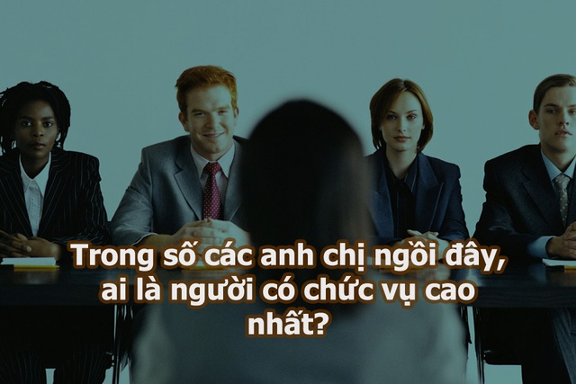 
Thế bây giờ ai là người được phỏng vấn?
