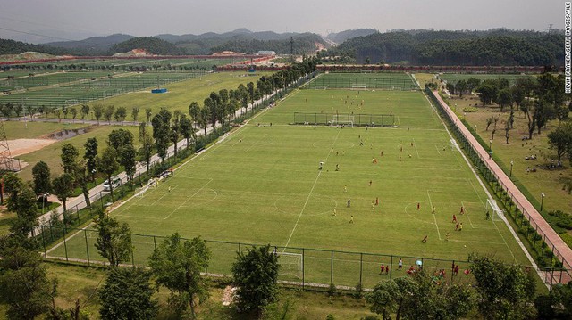 
Hệ thống sân bóng đá thuộc học viện.
