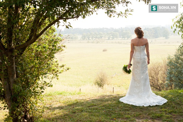 
Vì lý do gì mà cô dâu luôn phải mặc váy trắng trong ngày cưới?

