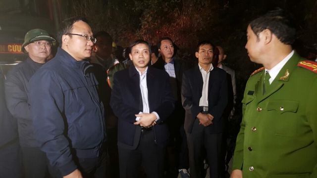 Phó chủ tịch chuyên trách Ủy ban ATGT Quốc gia Khuất Việt Hùng đã có mặt ở hiện trường vụ tai nạn thảm khốc