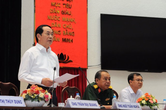 
Chủ tịch nước Trần Đại Quang trả lời chất vấn của cử tri quận 3 TP.HCM - Ảnh: Tự Trung

