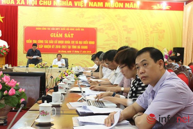 Đoàn giám sát kiểm tra của Hội đồng bầu cử Quốc gia làm việc với Hà Giang
