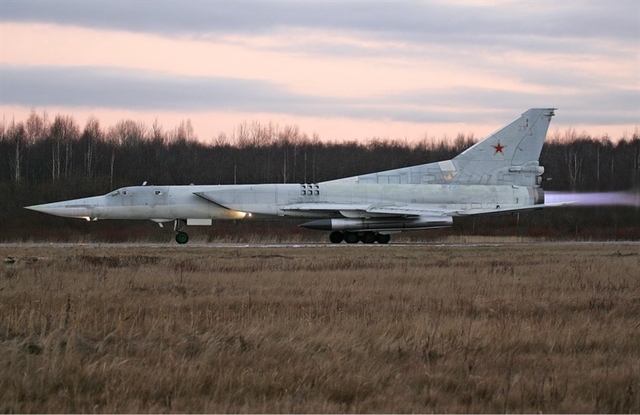 
Trong đó, việc Nga điều Tu-22M3 tới Crimea thu hút rất nhiều sự chú ý. Để hiểu rõ hơn ý nghĩa của việc này, trang mạng Regnum (trụ sở ở Nga) đã có bài phân tích cán cân quân sự trong khu vực và toàn châu Âu sẽ thay đổi thế nào sau khi bố trí Tu-22 và Iskander-M.
