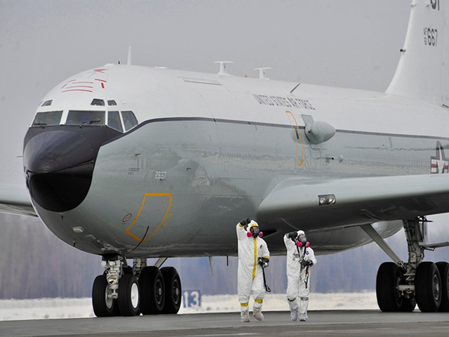 
Máy bay đánh hơi phóng xạ WC-135 của Mỹ.

