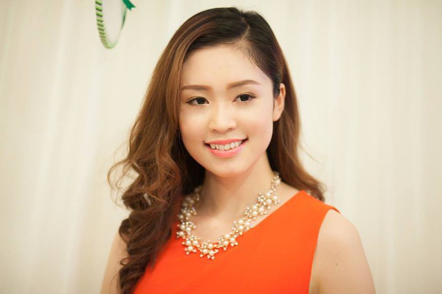 
Xuân Trang là nữ sinh ĐH Duy Tân đầu tiên giành danh hiệu Người đẹp Đà Nẵng 2012.
