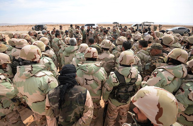
Quân đội Syria triển khai tại ngoại ô thành phố Palmyra
