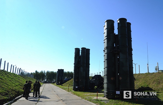 
Hệ thống phòng không S-400.
