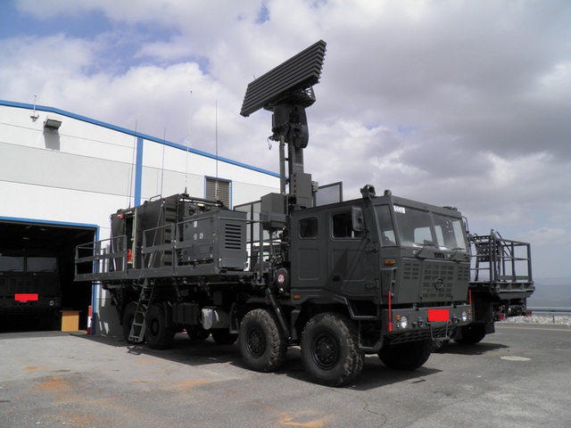 
Đài radar ELM-2106NG của tổ hợp tên lửa Spyder-SR.
