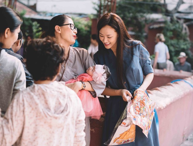 Đây là dịp để tôi được giao lưu và học hỏi thêm nhiều kinh nghiệm quý báu từ người nghệ sĩ xinh đẹp, đa tài”.