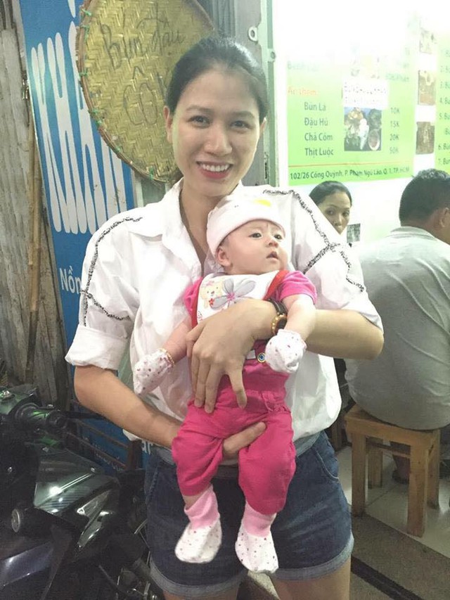 
Trang Trần hiện tại tập trung cho việc chăm sóc con và công việc ở cửa hàng bún đậu
