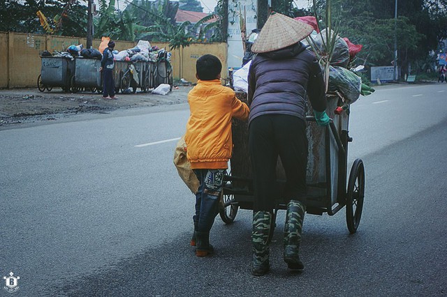 
Hình ảnh đẹp khiến nhiều người không khỏi nghẹn ngào, xúc động. (Nguồn ảnh: nhiếp ảnh Đỗ Xuân Bút)
