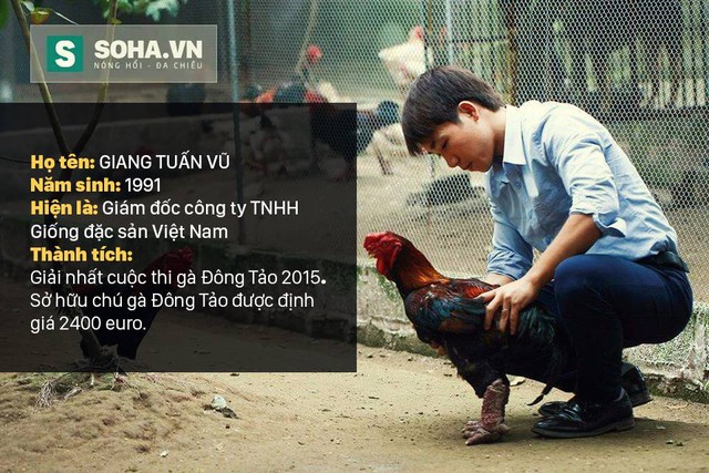 
Ông chủ 9x bên cạnh những chú gà của mình
