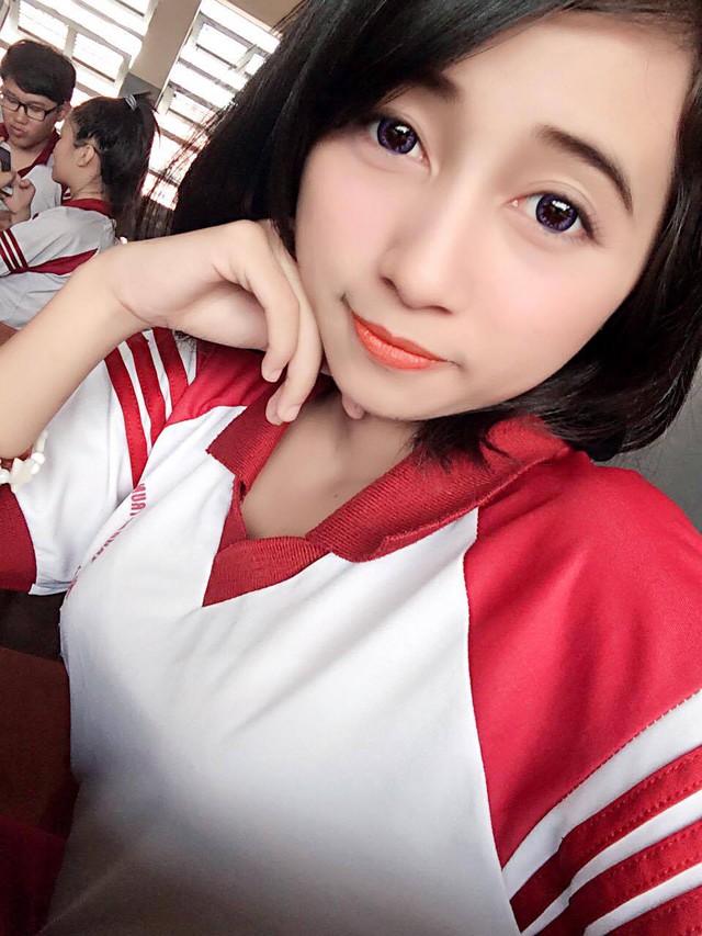 
Quỳnh Như trong diện mạo của một cô học trò
