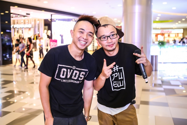 
Bên cạnh Đàm Vĩnh Hưng, Trịnh Thăng Bình, rapper Hà Lê, nhạc sĩ Phúc Bồ cũng tới chung vui với Dương Triệu Vũ và tiết lộ việc kết hợp chung với nam ca sĩ điển trai.
