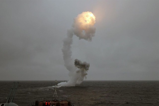 
Tàu ngầm Severodvinsk phóng thử nghiệm tên lửa 3M-14 vào năm 2013.
