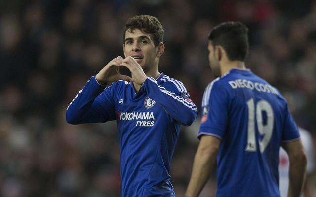 
Ở FA Cup, Chelsea tung ra sân đội hình mạnh với nhiều trụ cột và ngay phút 15 đã ghi bàn nhờ công Oscar.
