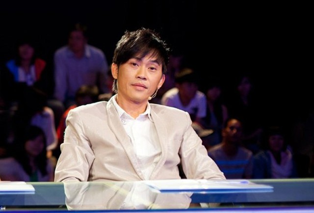 Năm 2015 là một năm rất thành công với danh hài Hoài Linh. Ngoài việc “phủ sóng” trên truyền hình với cương vị ban giám khảo, anh còn rất đắt show quảng cáo không kém đàn em Trấn Thành.