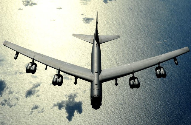 
Hiện nay B-52 tiêu tốn 70.000 USD cho mỗi giờ bay, mặc dù có hình dạng xấu xí nhưng nó vẫn là một chiếc máy bay khá tuyệt vời và dễ thích nghi.
