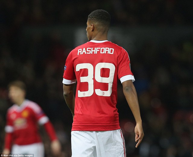 
Mới ra mắt trong trận đấu nhiều áp lực của Man United, thay Martial bất ngờ chấn thương khi khởi động, Rashford đã tỏa sáng rực rỡ.
