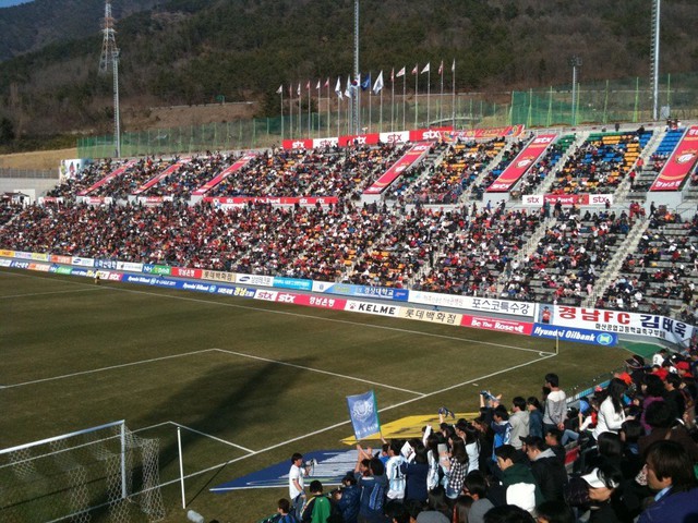 
Lượng khán giả tới xem K-League ngày một giảm sút nghiêm trọng.
