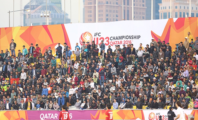 Thương cho khán giả Việt Nam quá ít lần nếm trải niềm vui trọn vẹn bởi cách làm bóng đá “dị thường” của VFF. Ảnh: Anh Đức
