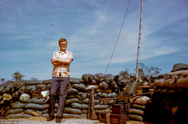 
Chân dung binh nhất Lance V. Nix tại Sứ quán ở Mỹ Tho, Việt Nam, tháng 12/1968.
