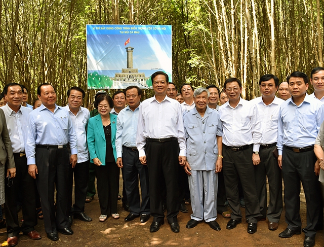 Thủ tướng Nguyễn Tấn Dũng và các đại biểu dự buổi lễ. Ảnh: VGP/Nhật Bắc