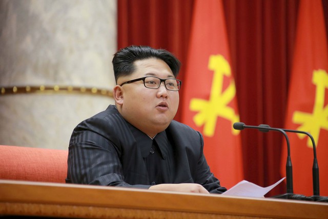 
Trong thông điệp năm mới ngày 1/1/2016, nhà lãnh đạo Triều Tiên Kim Jong Un đã tỏ rõ thái độ muốn cải thiện quan hệ với Seoul mà không nhắc tới đồng minh Trung Quốc. Ảnh: Reuters
