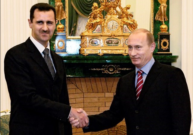Tổng thống Nga Putin và Tổng thống Syria al-Assad (Bên trái).