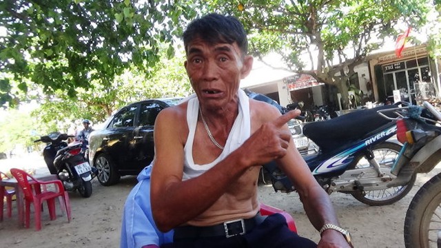 
Ông Đặng Văn Thể, người bị đánh mang thương tích phải nhập viện điều trị, bị lấy đi mất 52 USD và nhẫn vàng 1 chỉ - Ảnh: NG.NAM
