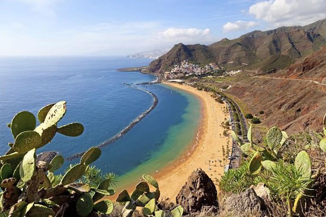 Đảo Tenerife, nơi được cho là chỗ ẩn náu của Hitler sau khi giả chết.