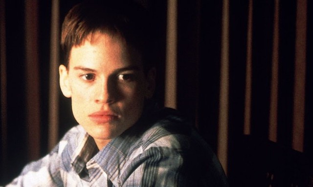 
Hilary Swank chuyển giới thật sự trong vai diễn làm nên sự nghiệp tỏa sáng của cô - Ảnh: IFC Films
