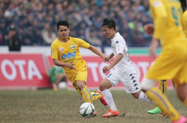 
Thành Lương hay Văn Quyết cũng không cứu được Hà Nội T&T thoát khỏi trận thua thảm ngày đầu ra quân V-League 2016.
