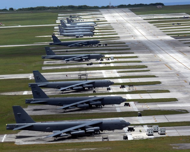 
Đã có 744 chiếc B-52 ở 13 phiên bản khác nhau được sản xuất, tuy nhiên hiện chỉ còn 85 chiếc đang hoạt động với 9 chiếc dự trữ. Toàn bộ thuộc phiên bản B-52H.
