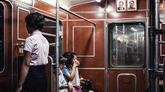
Hệ thống tàu điện ngầm của Bình Nhưỡng có hai tuyến đường và 17 nhà ga.
