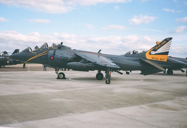 
Phiên bản huấn luyện 2 chỗ ngồi Harrier T4N

