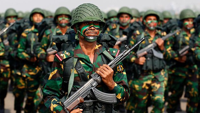 
Bangladesh duy trì quân thường trực và dự bị tương đối lớn nhưng lại khiêm tốn so với quy mô dân số
