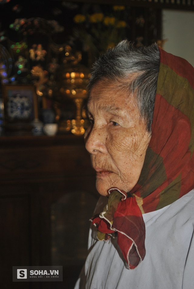 
Cụ Nguyễn Thị Đảo nghẹn ngào khi nhắc đến con trai hy sinh ở hải chiến Gạc Ma

