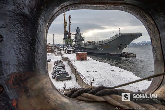 
Tàu sân bay Admiral Kuznetsov sẽ thực hiện chuyến hải trình đến vùng biển Địa Trung Hải vào tháng 05 tới và sẽ trở thành kỳ hạm cho biên đội tàu của Hải quân Nga ở khu vực này.
