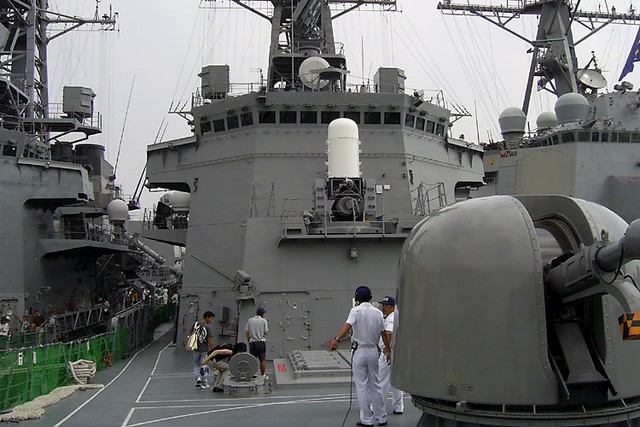 
Trên tàu được trang bị nhiều loại vũ khí hiện đại gồm: 1 pháo hạm OTO Melara Rapid fire cỡ nòng 76mm...
