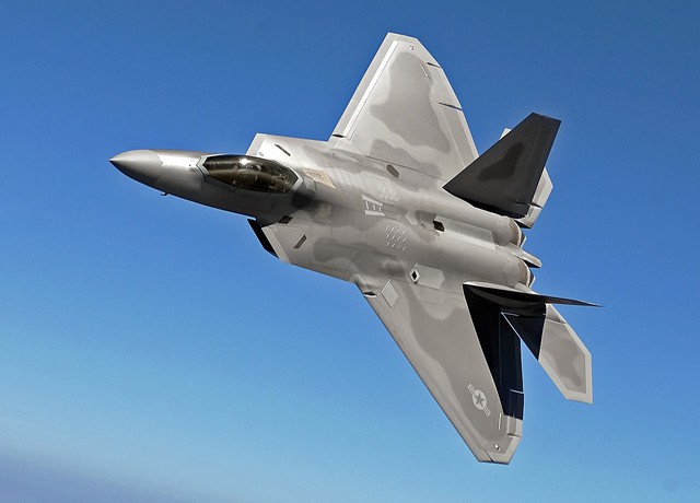 
F-22 cũng tiếp tục là tiêm kích dự kiến được Mỹ điều tới Hàn Quốc trong lần này. F-22 từng được tới Hàn Quốc tham gia tập trận nhằm đáp ứng mối đe dọa quân sự từ Triều Tiên năm 2013.
