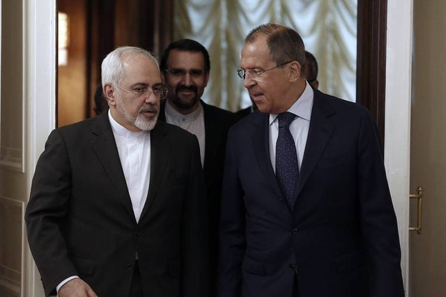 
Bộ trưởng Bộ Ngoại giao Iran Javad Zarif và Bộ trưởng Bộ Ngoại giao Nga Sergei Lavrov tại Moscow. Ảnh: European Pressphoto
