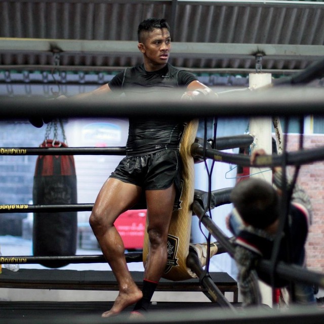 Buakaw tiếp tục thể hiện phong độ hủy diệt.