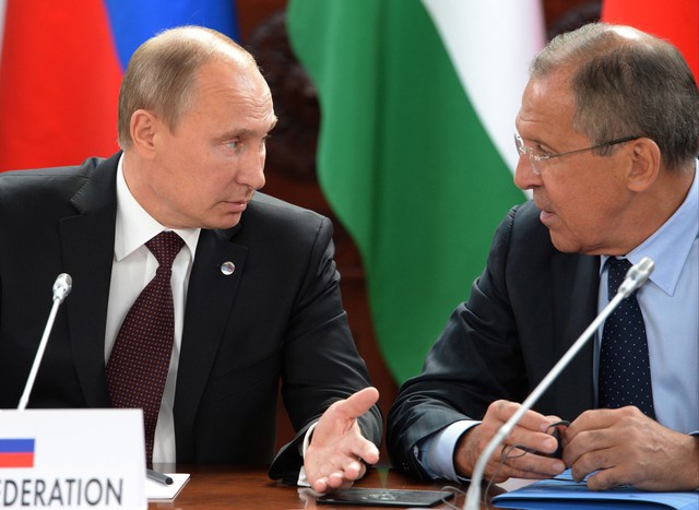 
Tổng thống Nga Vladimir Putin và Ngoại trưởng Sergei Lavrov. Ảnh: AFP
