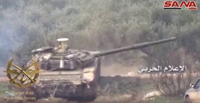 
T-72 của quân đội Syria với hệ thống chế áp tên lửa chống tăng TOW.
