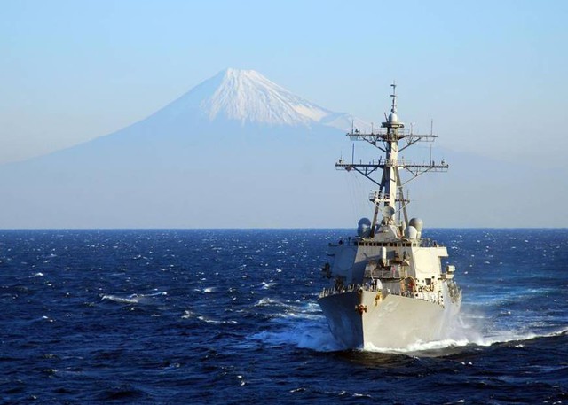 
Vụ tàu USS Curtis Wilbur tuần tra đảo Tri Tôn thuộc quần đảo Hoàng Sa của Việt Nam (bị TQ cưỡng chiếm) hôm 30/1 khiến mâu thuẫn Mỹ-Trung tiếp tục leo thang. (Ảnh minh họa: U.S. NAVY)
