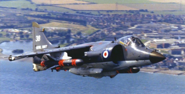 
Sea Harrier FRS1 mang tên lửa không đối đất Martel
