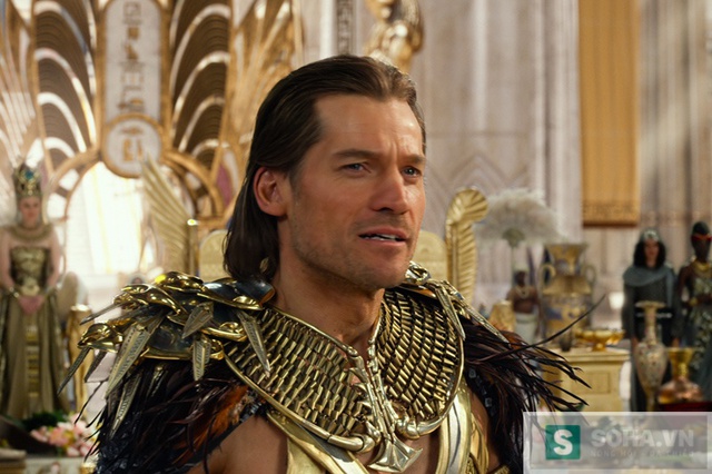 
Nikolaj Coster-Waldau trong vai thần Horus
