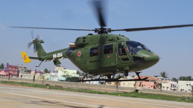 
Trực thăng hạng nhẹ Dhruv của HAL trong biên chế quân đội Nepal.
